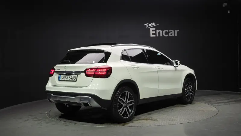 Mercedes-Benz GLA-Class