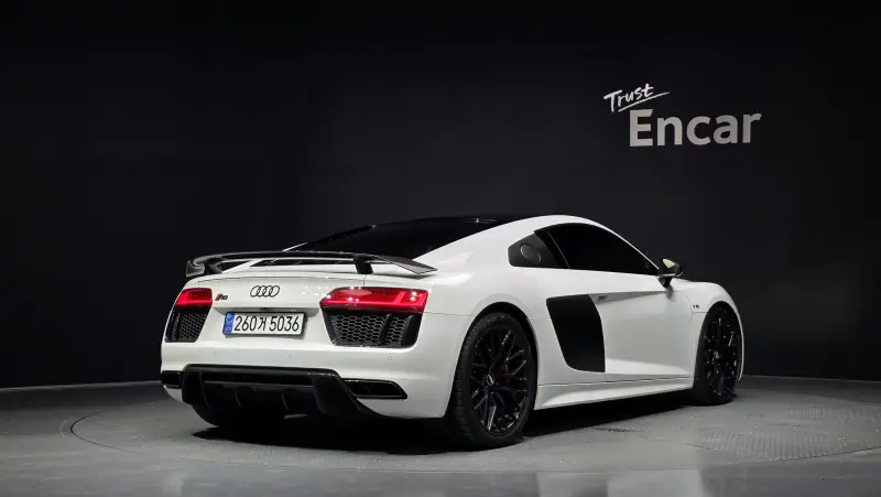 Audi R8