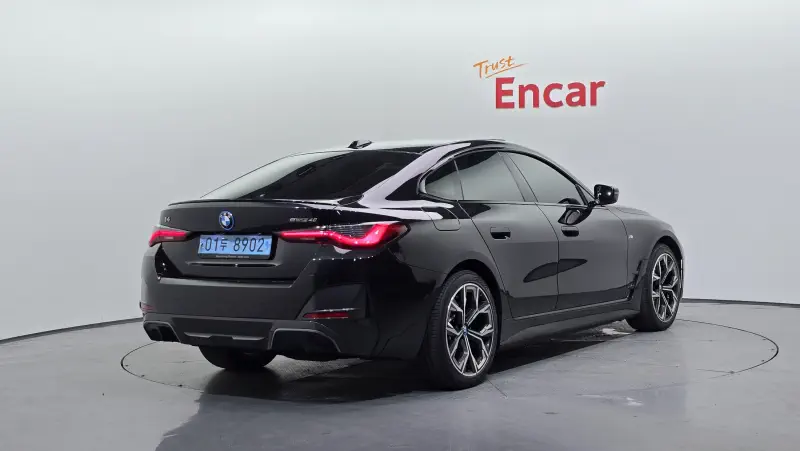 BMW i4
