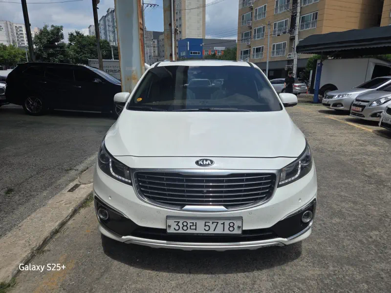 Kia Carnival
