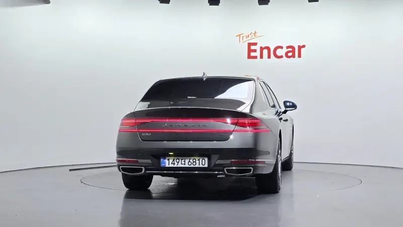 Genesis G90
