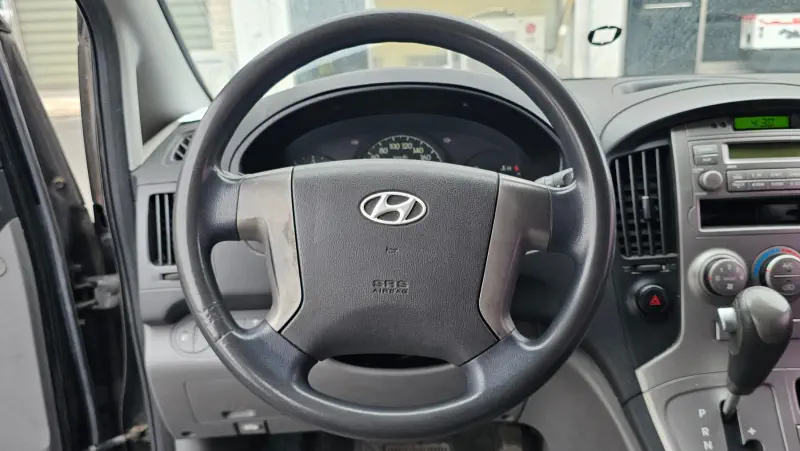 Hyundai Grand Starex