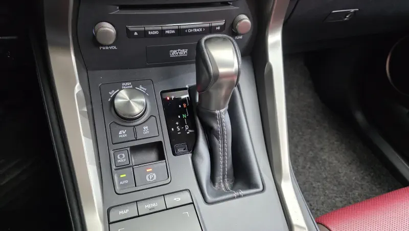 Lexus NX300h