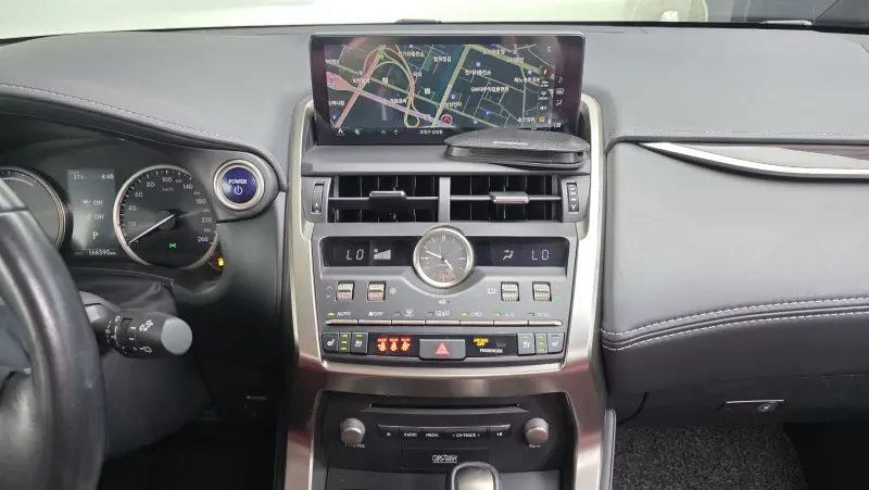 Lexus NX300h