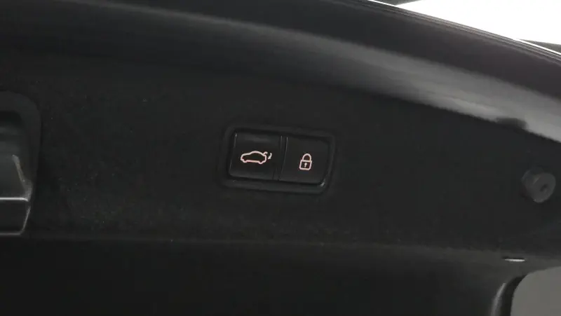 Genesis EQ900