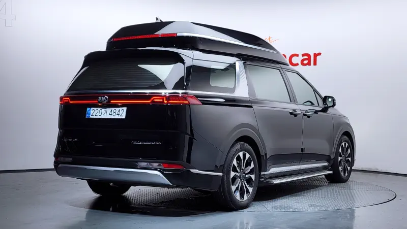 Kia Carnival 2021 - фото 2