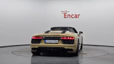 Audi R8