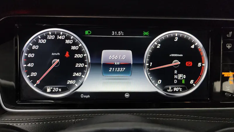 Mercedes-Benz S-Class