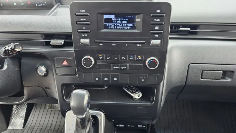 Hyundai Staria