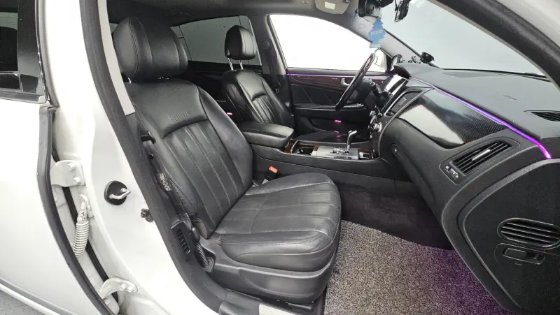 Hyundai Equus
