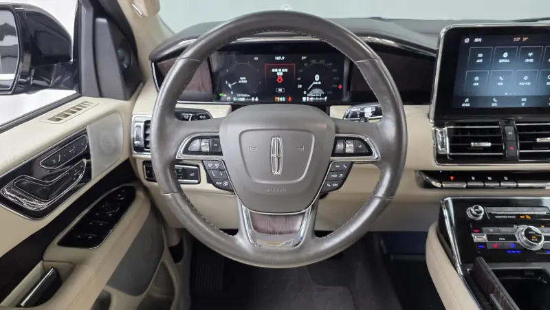 Lincoln Navigator