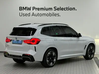 BMW iX3