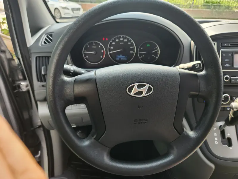 Hyundai Grand Starex