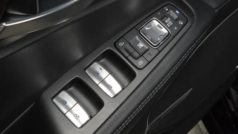 Genesis EQ900