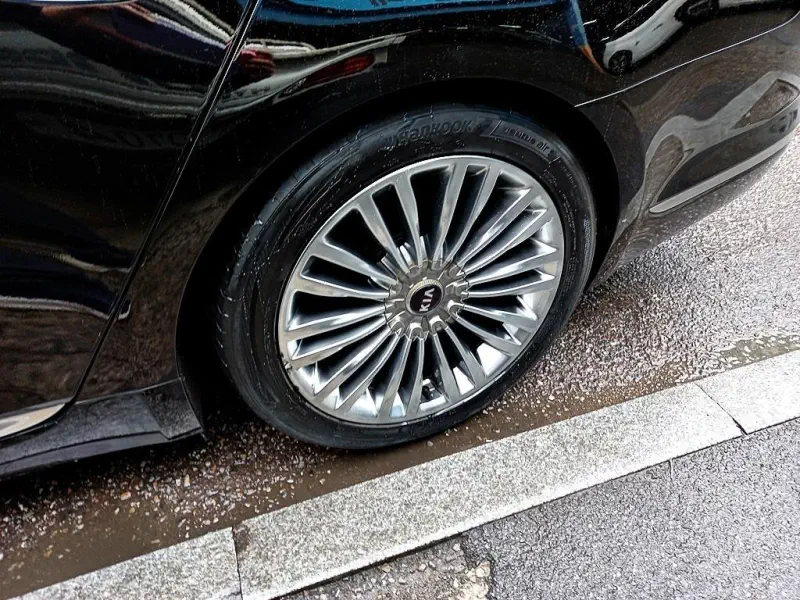Kia K9