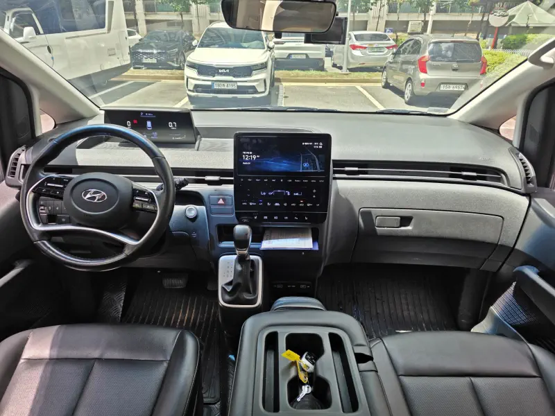 Hyundai Staria