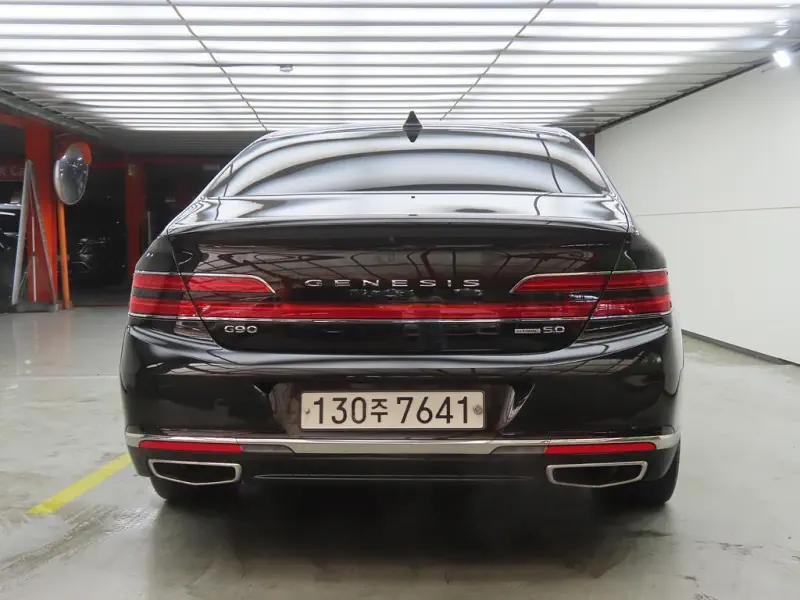 Genesis G90