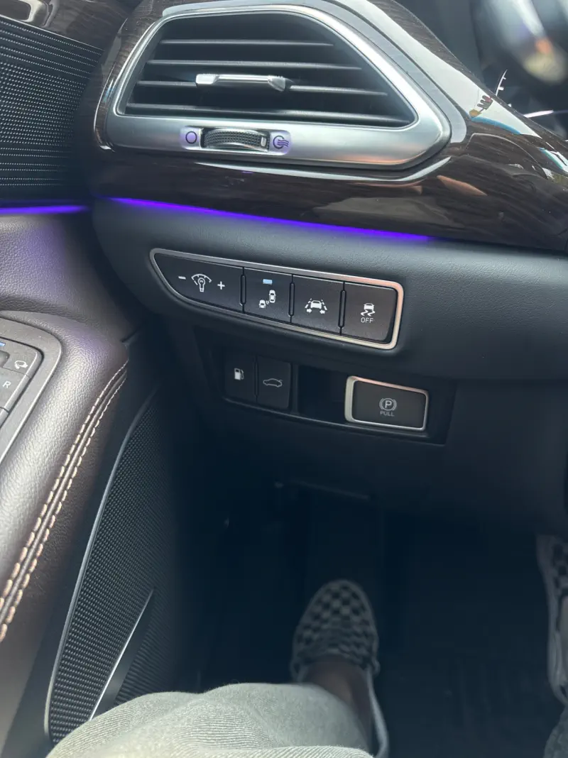 Genesis EQ900