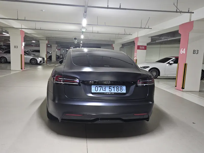 Tesla MODEL S