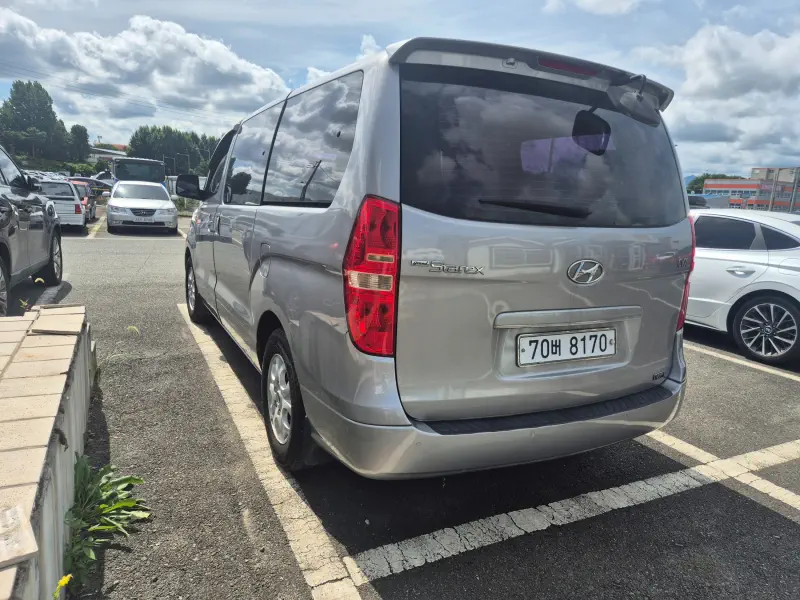 Hyundai Grand Starex