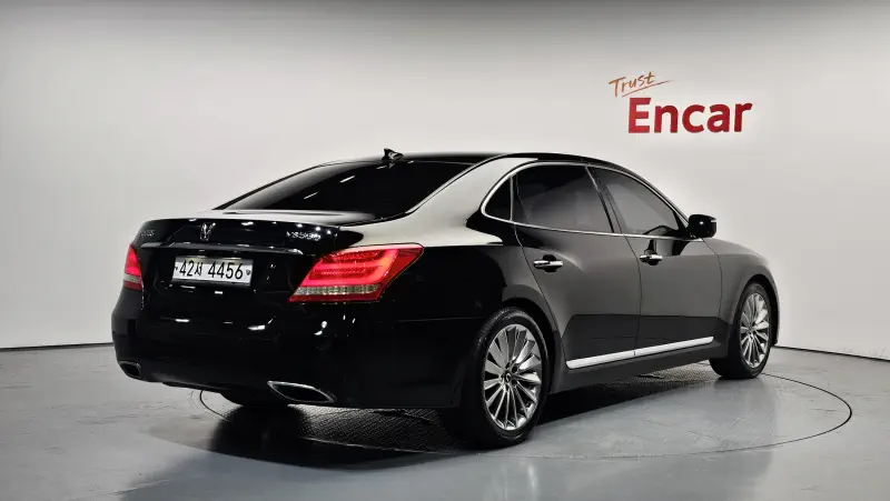 Hyundai Equus