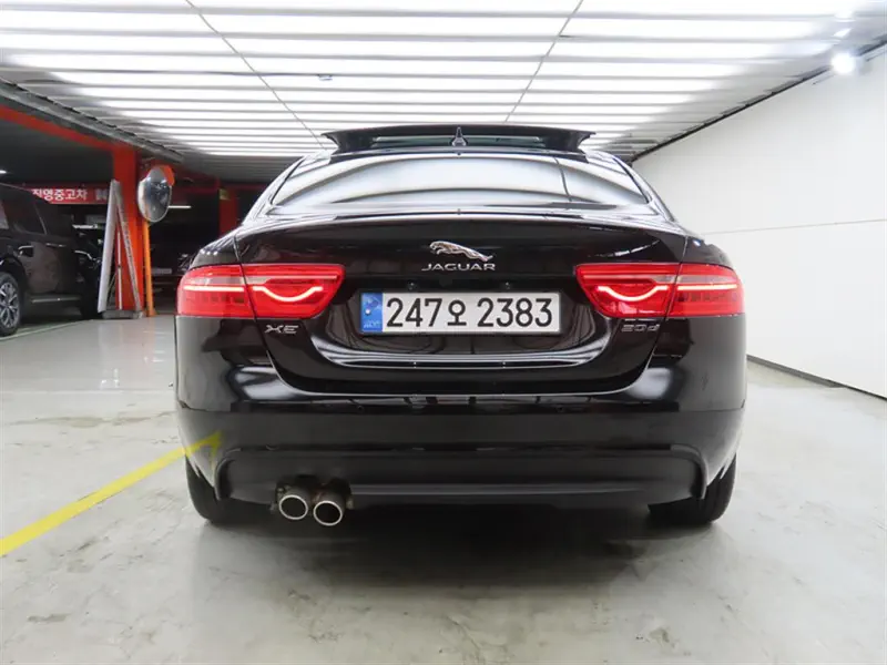 Jaguar XE