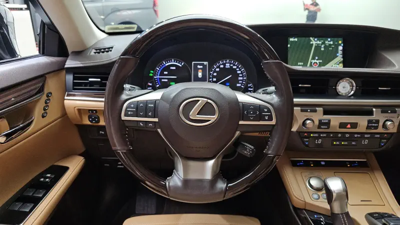 Lexus ES300h
