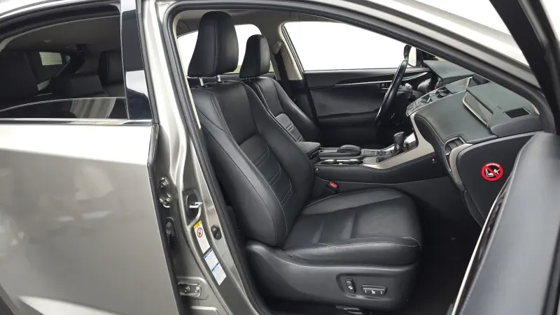 Lexus NX200t