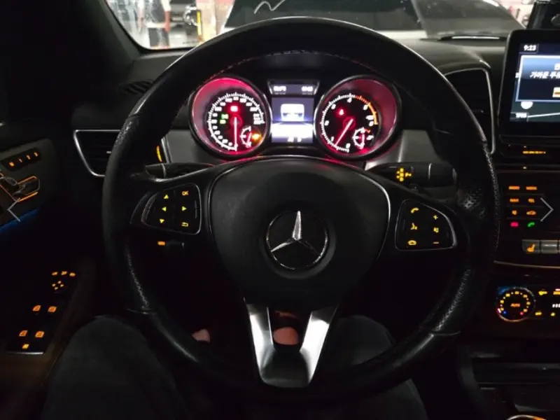 Mercedes-Benz GLE-Class