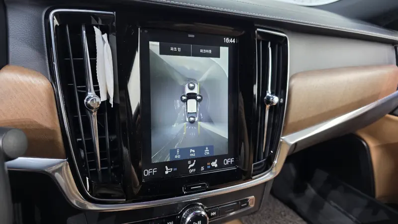 Volvo S90