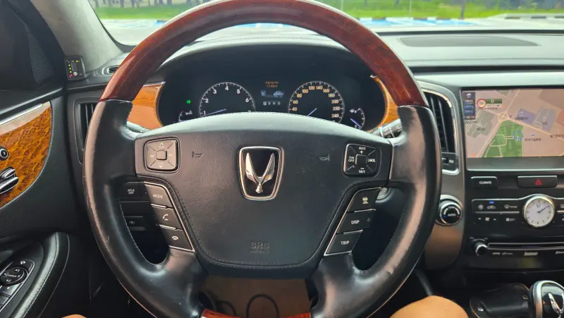 Hyundai Equus