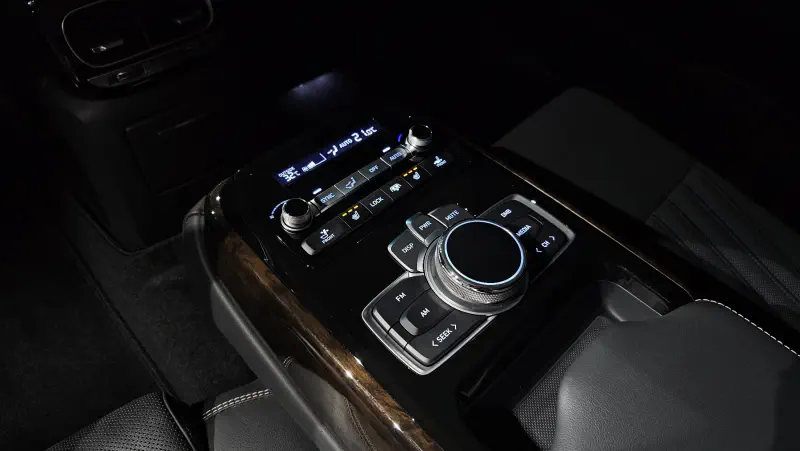 Genesis G90
