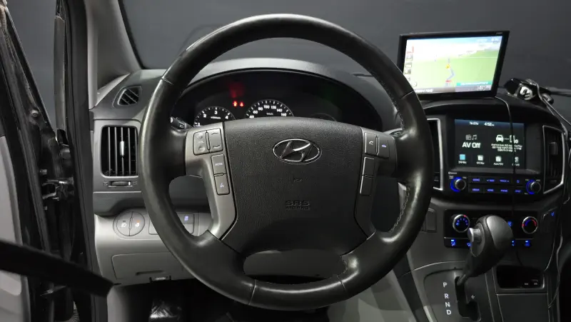 Hyundai Grand Starex