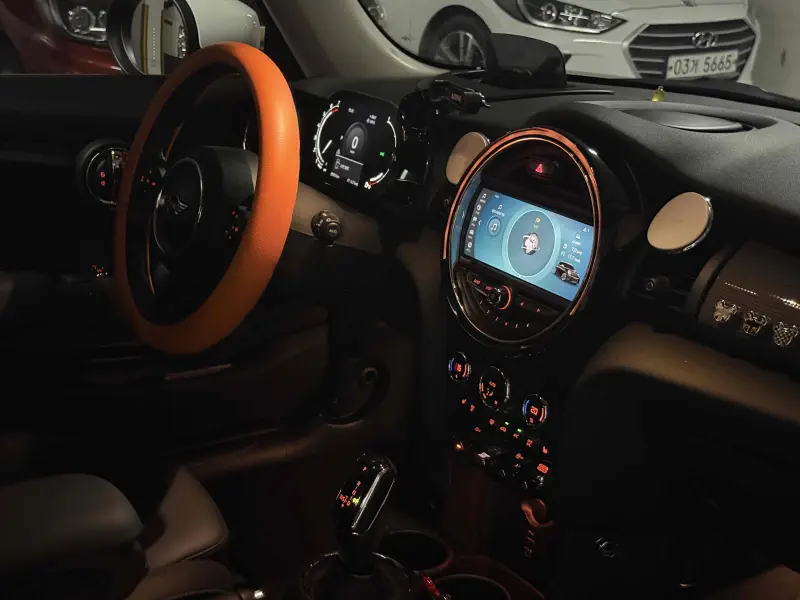 Mini Hatch