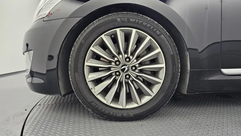 Hyundai Equus