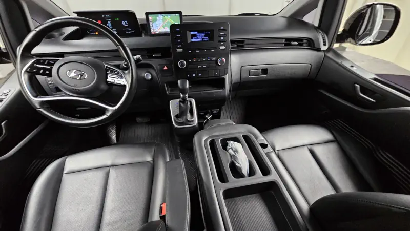Hyundai Staria