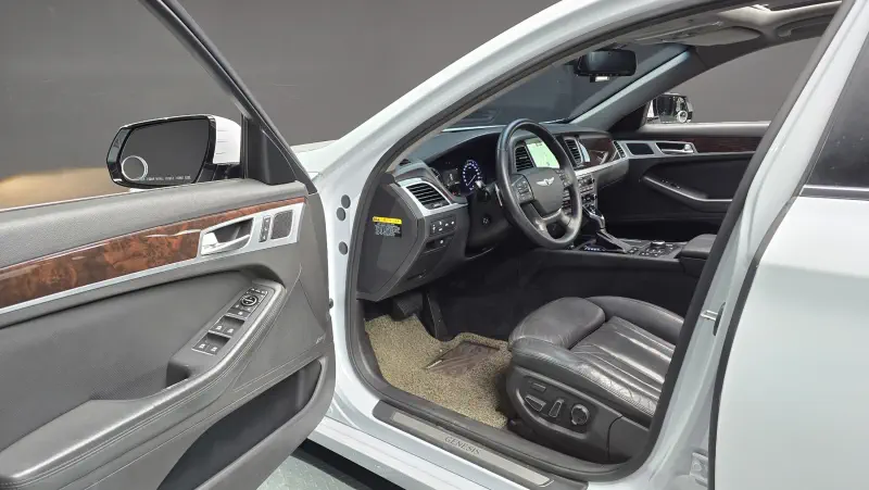 Hyundai Genesis