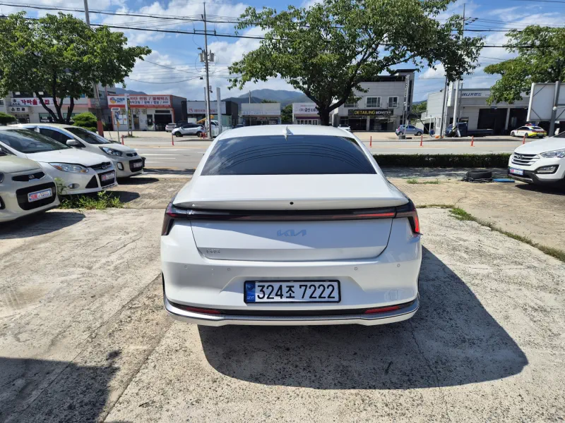 Kia K8