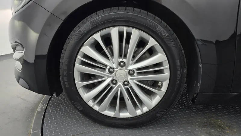 Hyundai Aslan