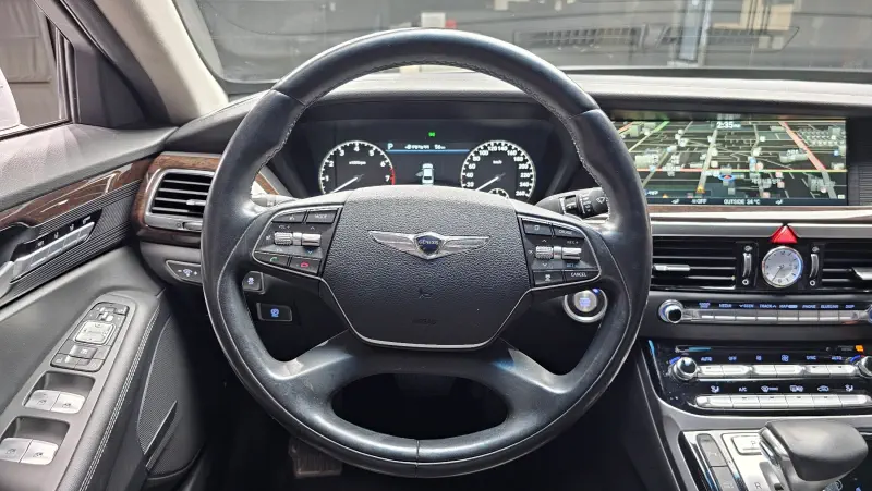 Genesis EQ900
