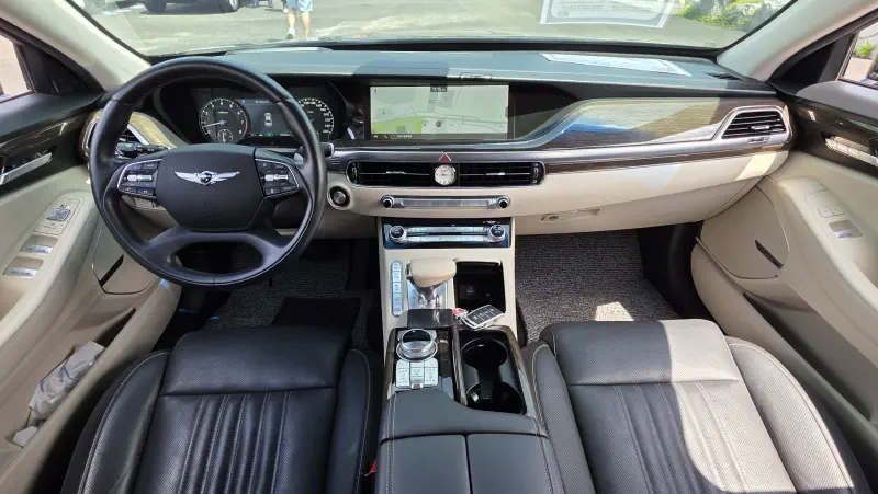 Genesis G90