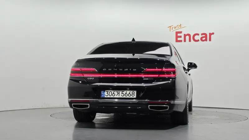 Genesis G90