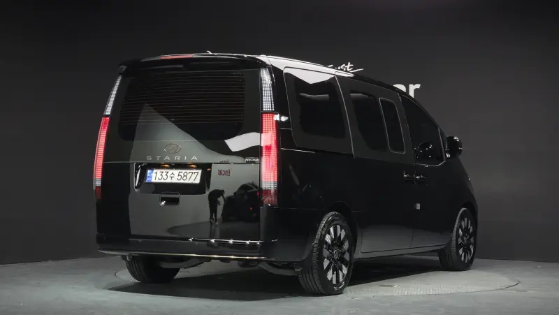 Hyundai Staria