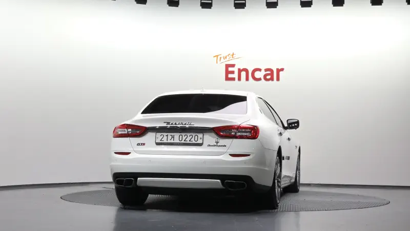 Maserati Quattroporte