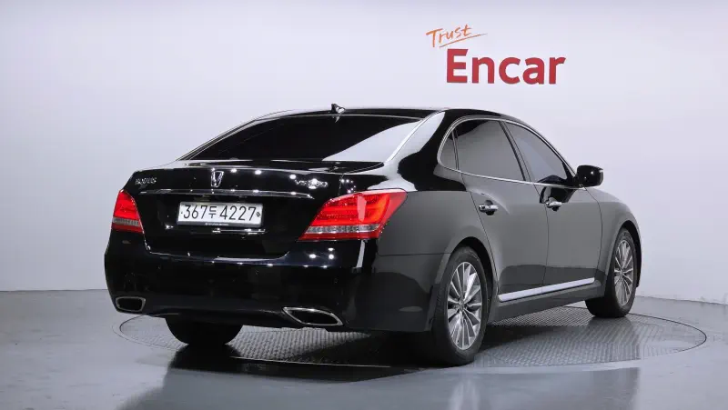Hyundai Equus