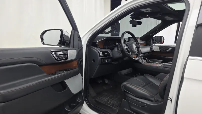 Lincoln Navigator