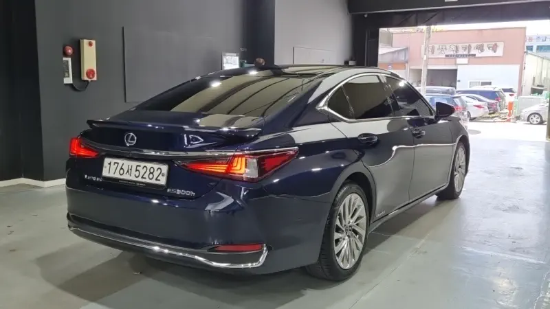 Lexus ES300h
