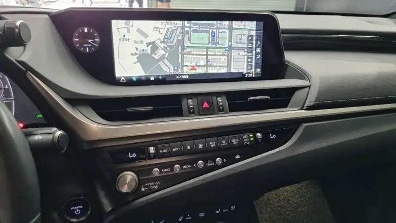 Lexus ES300h