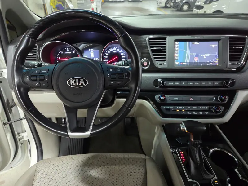 Kia Carnival