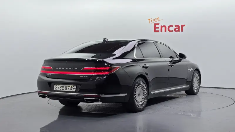 Genesis G90